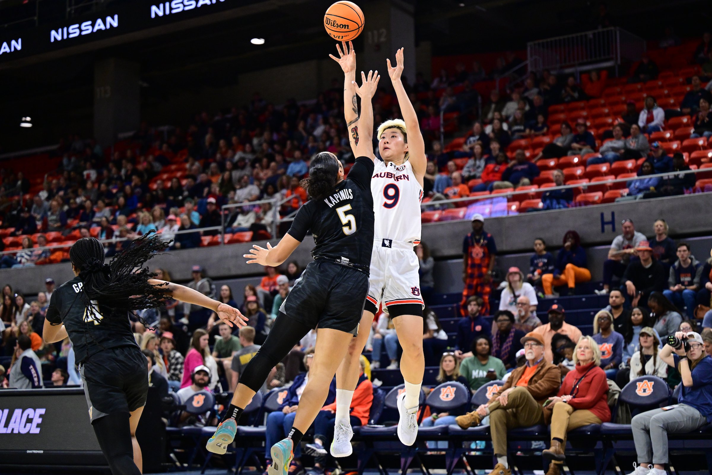 征戰(zhàn)NCAA！鄧雨婷：不太喜歡被稱為“李夢接班人” 未來想進(jìn)WNBA